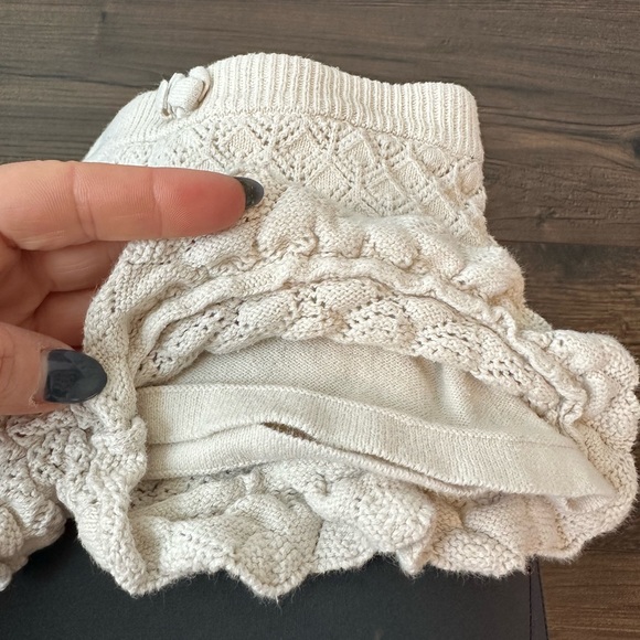 Janie and Jack Crochet Scalloped Hem Short Beige (Size 18-24 Months) - Picture 3 of 5
